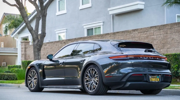 AirSuspension Links Porsche Taycan